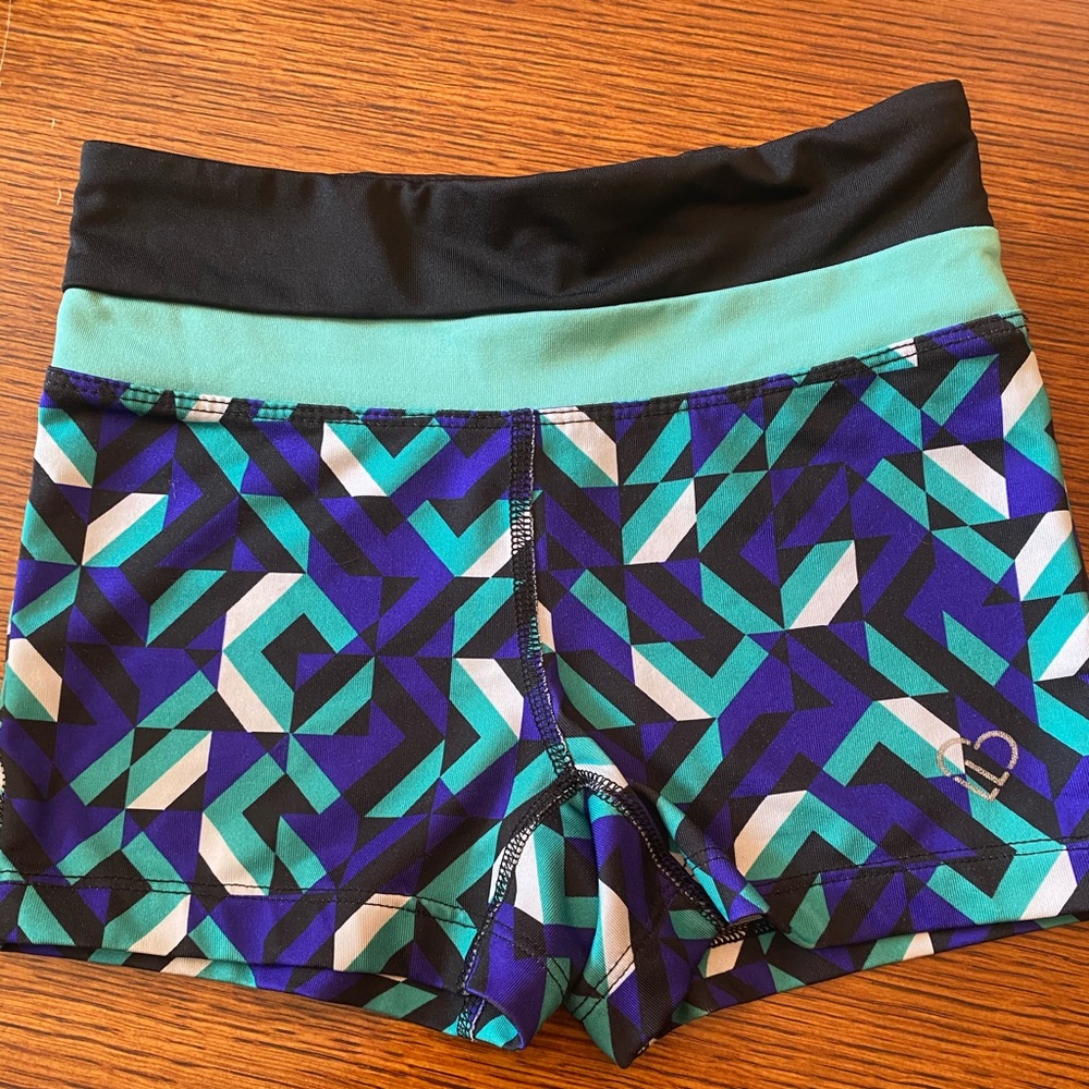 Love Love Dream geometric design bike shorts